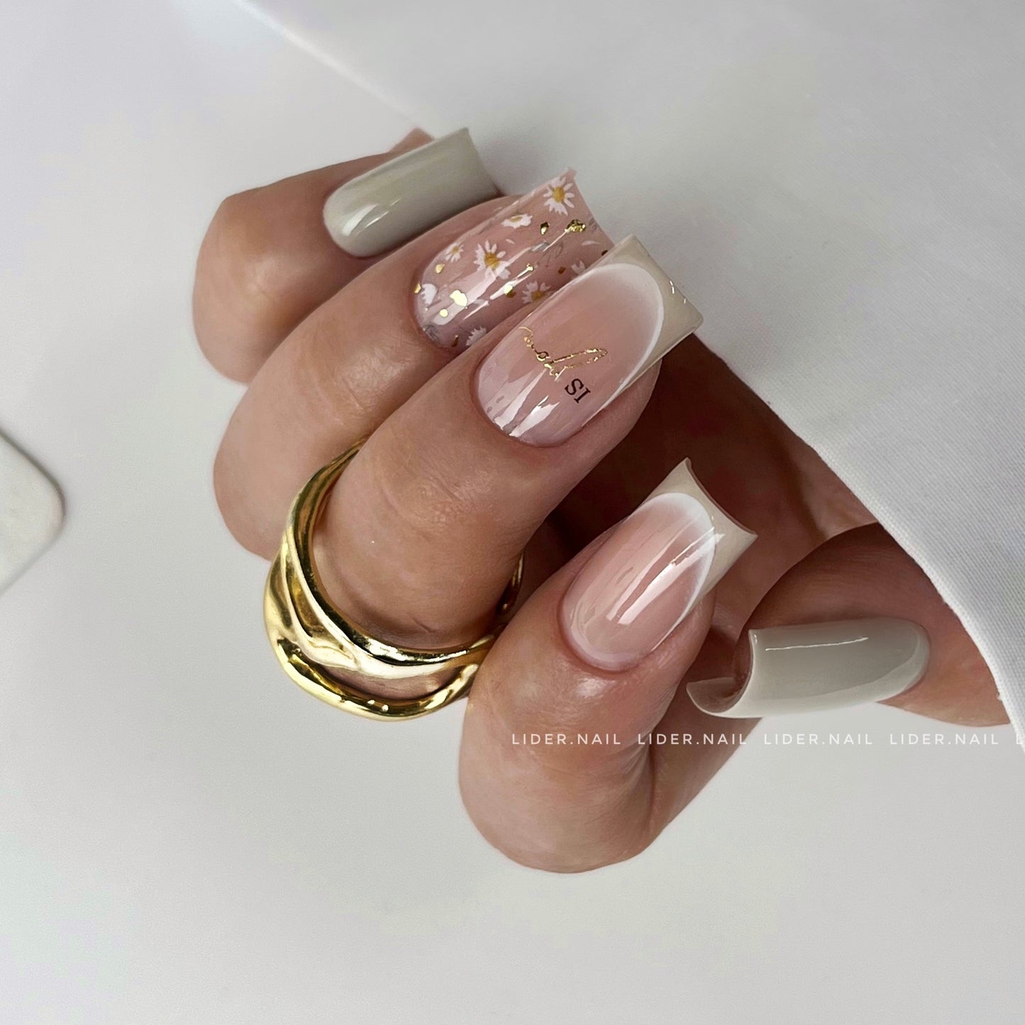 ELEGANCE